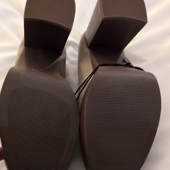 Women's Tan Block Heel Loafers - Picture 5 of 6